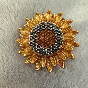 Celebrate spring!  Here comes the Sunflower Brooch!!